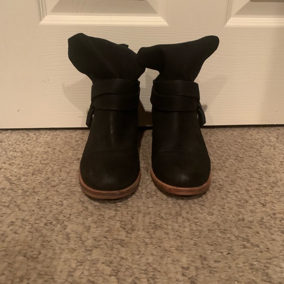 UGG Black and Brown Ankle Boots Size 7 - Picture 3 of 7